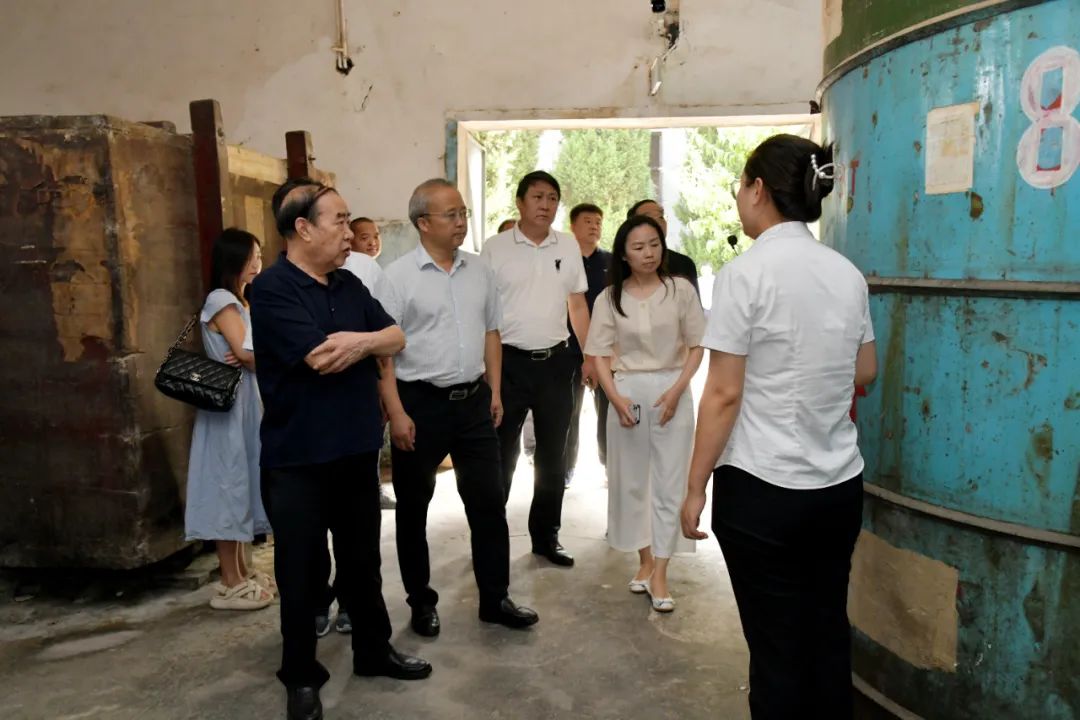 “茅盾文学奖”获得者、中国作协副主席、陕西省作协主席贾平凹到访陕西银杏视频APP下载网站入口